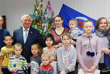 Подарки для маленьких илекчан